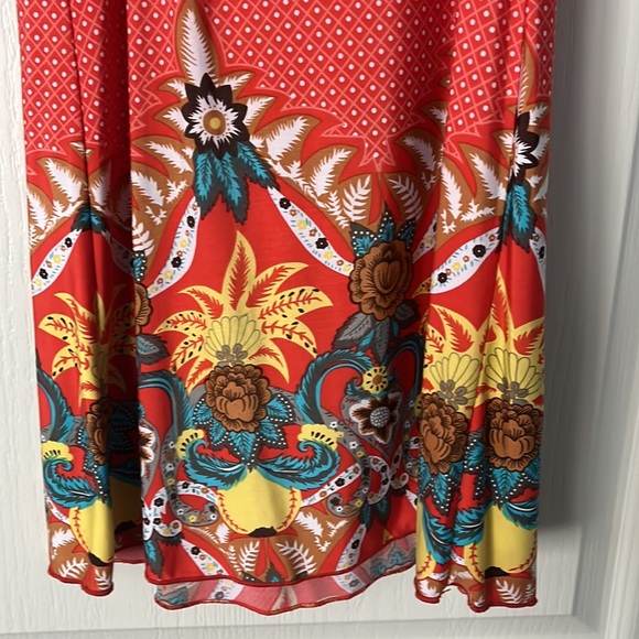 Body Central tank, coral with white polka dots & bottom flower detail, size M - Picture 3 of 3